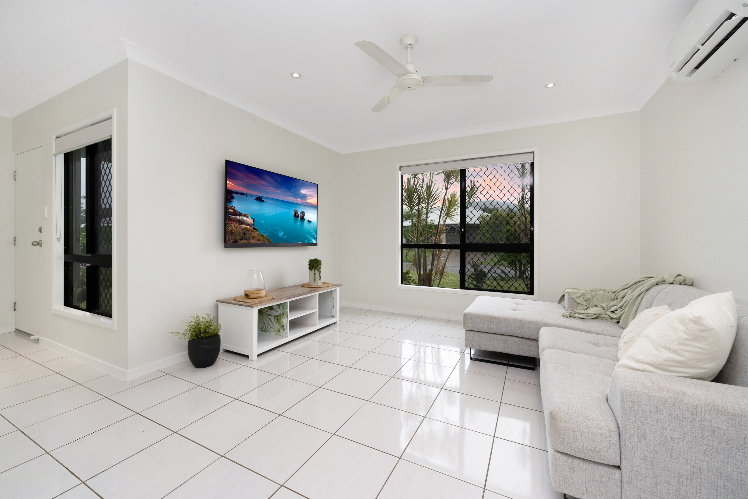 28 Burlingon Circuit, Mount Louisa - Thumbnail 5