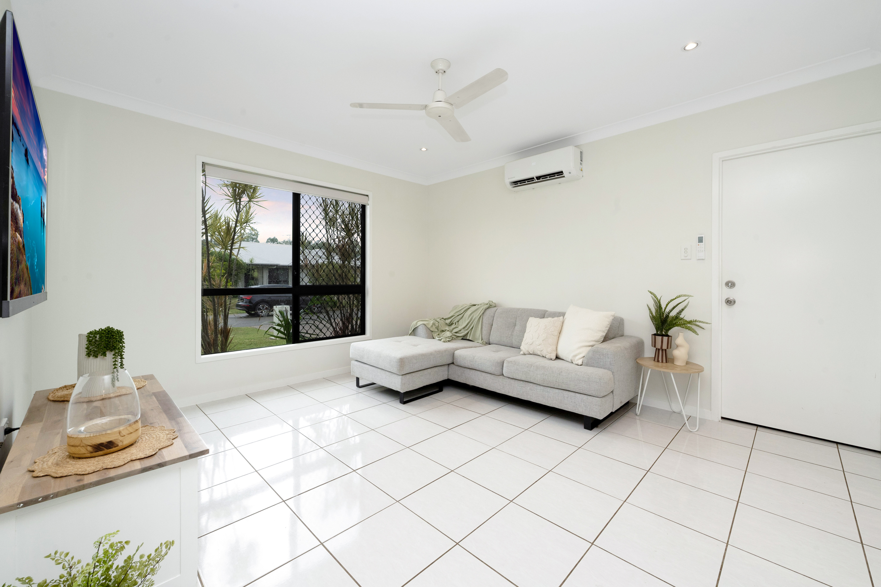28 Burlingon Circuit, Mount Louisa - Thumbnail 4