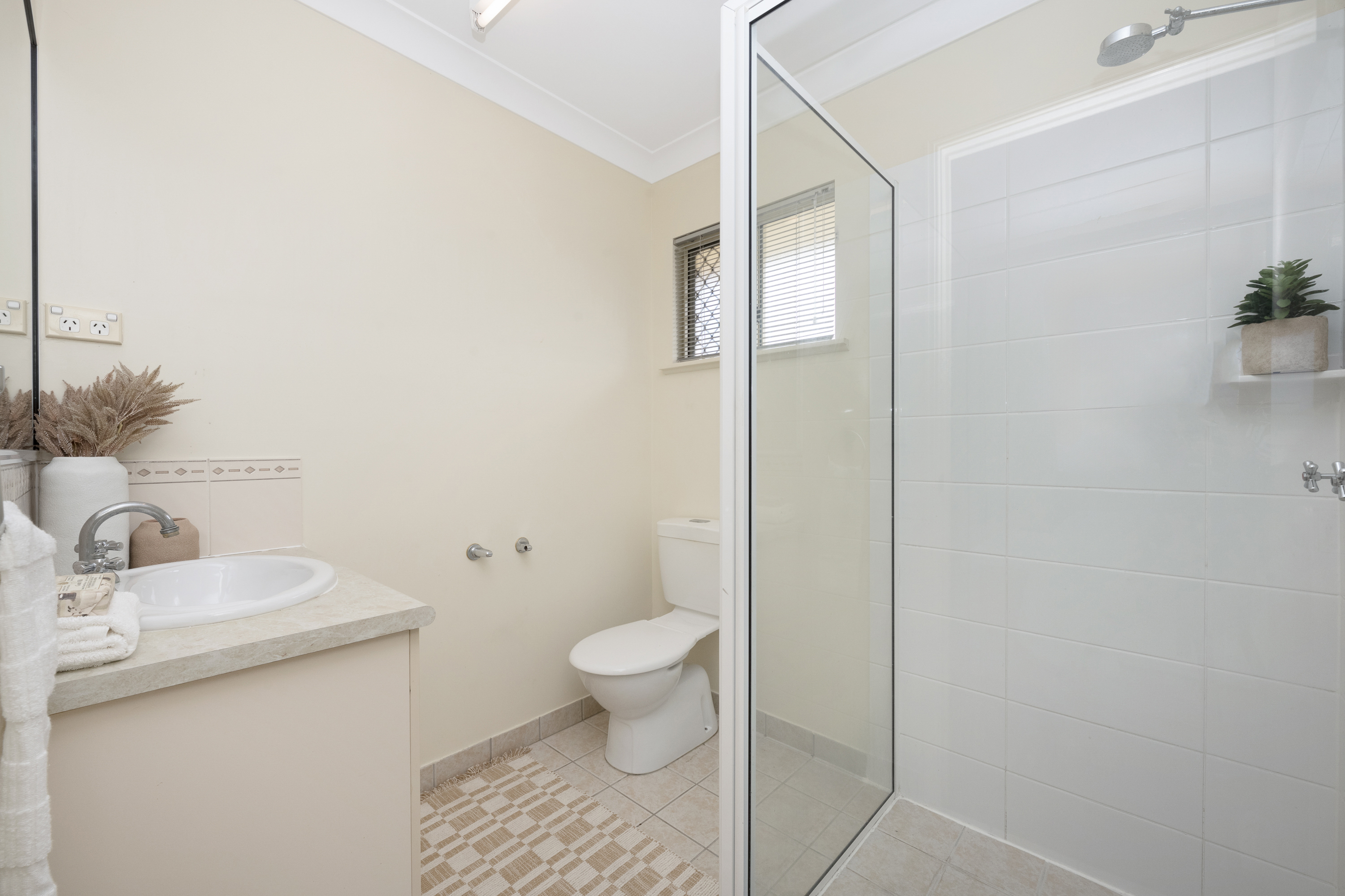 19 Bellingham Crescent, Kirwan - Thumbnail 8
