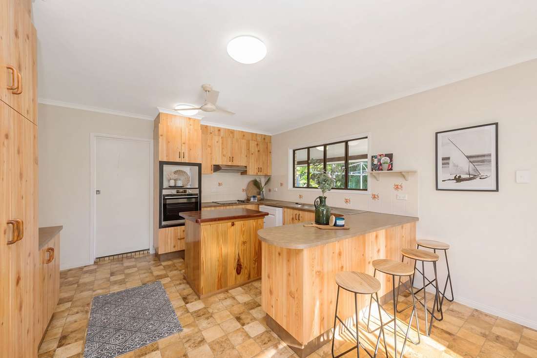 3 Mount Margaret Drive, Rangewood - Thumbnail 2
