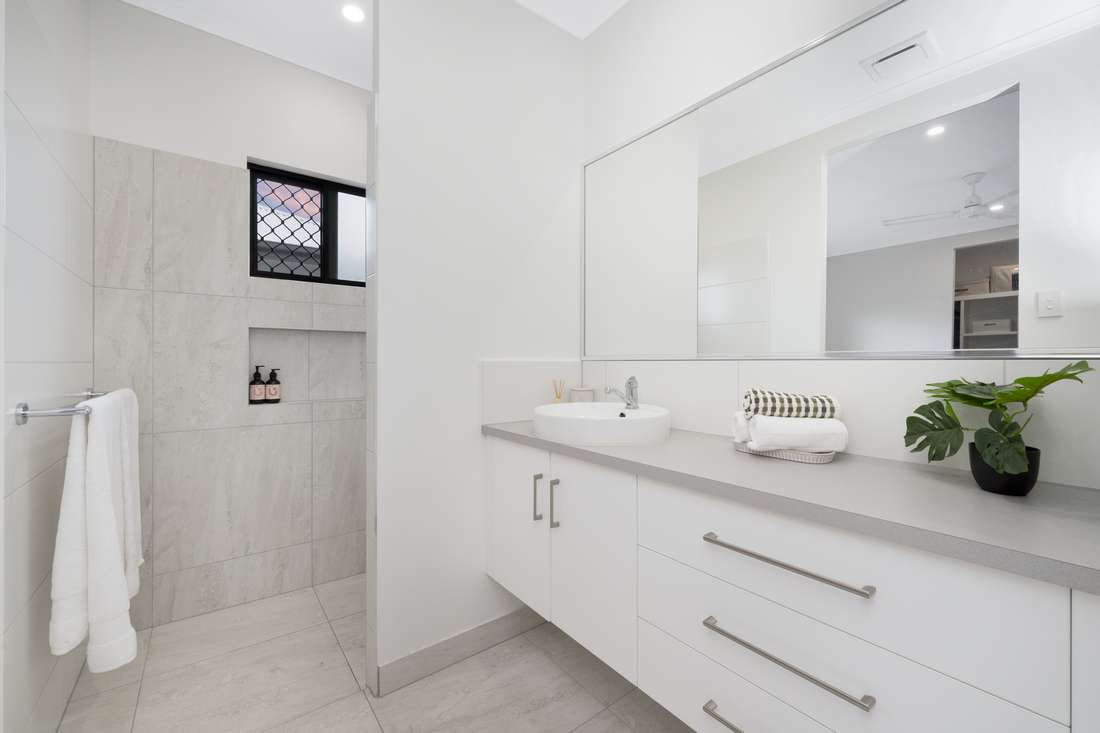 18 CALLISTEMON CRESCENT, Bohle Plains - Thumbnail 8