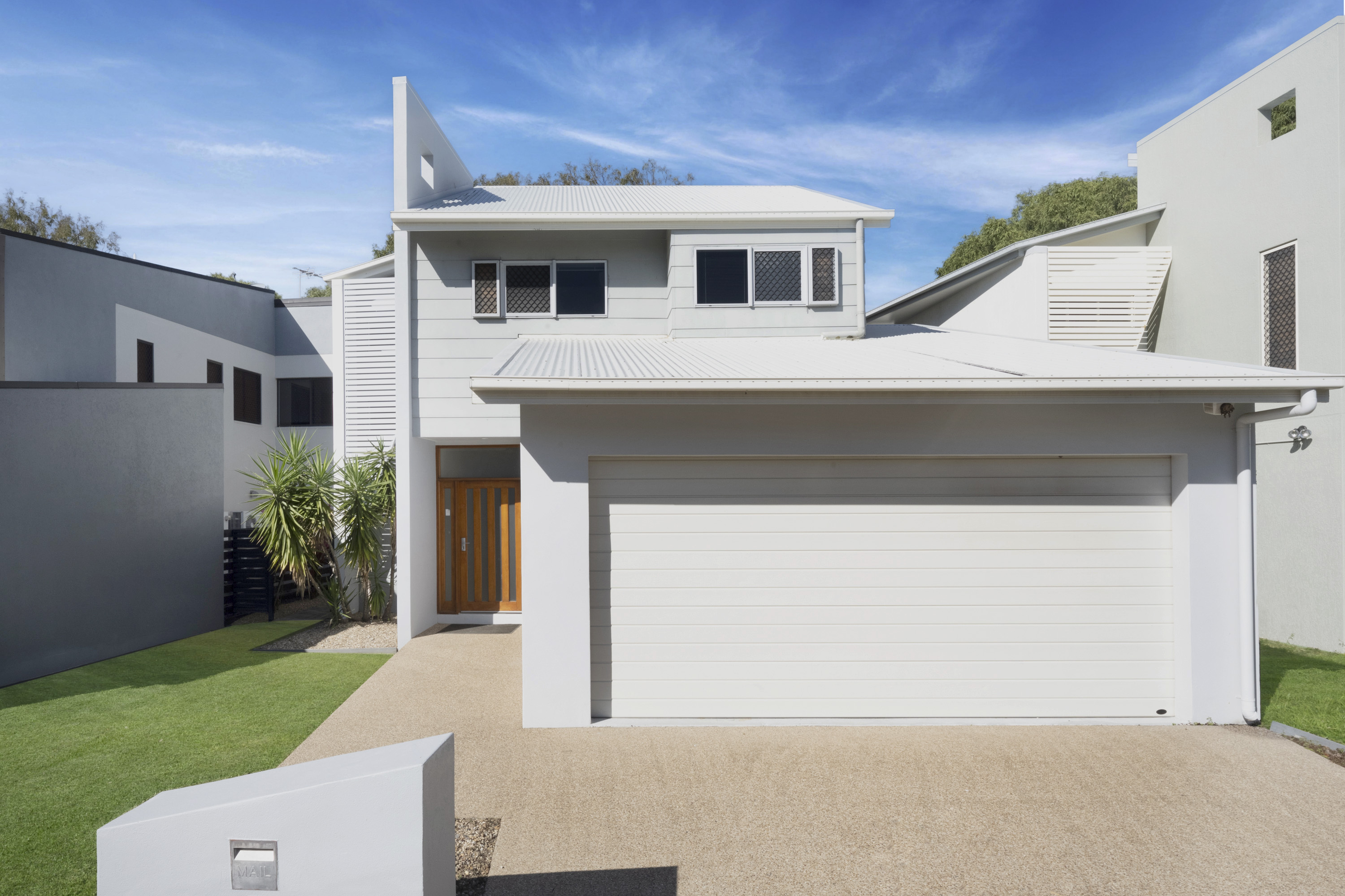 7 Springbrook Parade, Idalia - Thumbnail 2