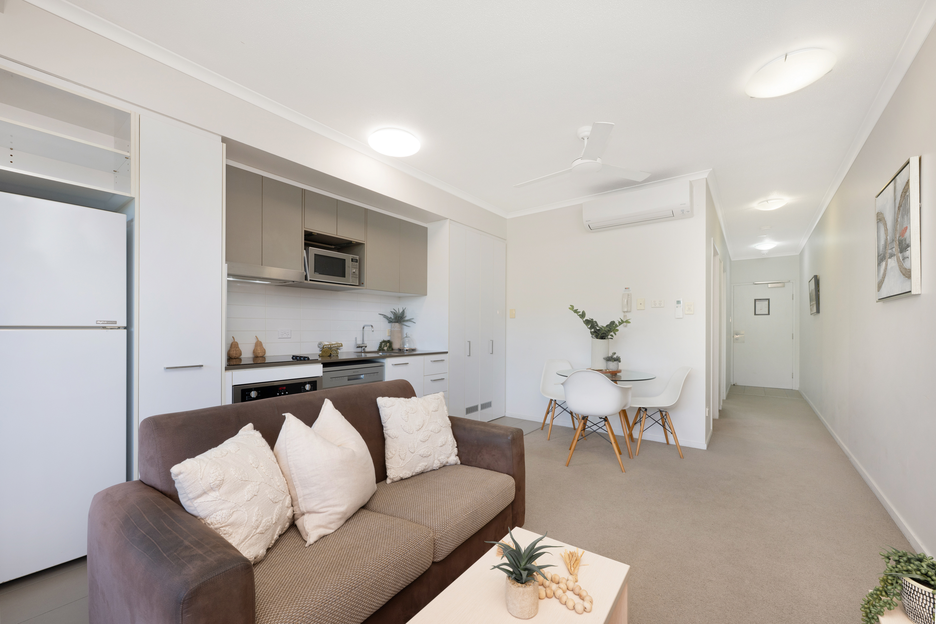 160/1B Sporting Drive, Thuringowa Central - Thumbnail 2