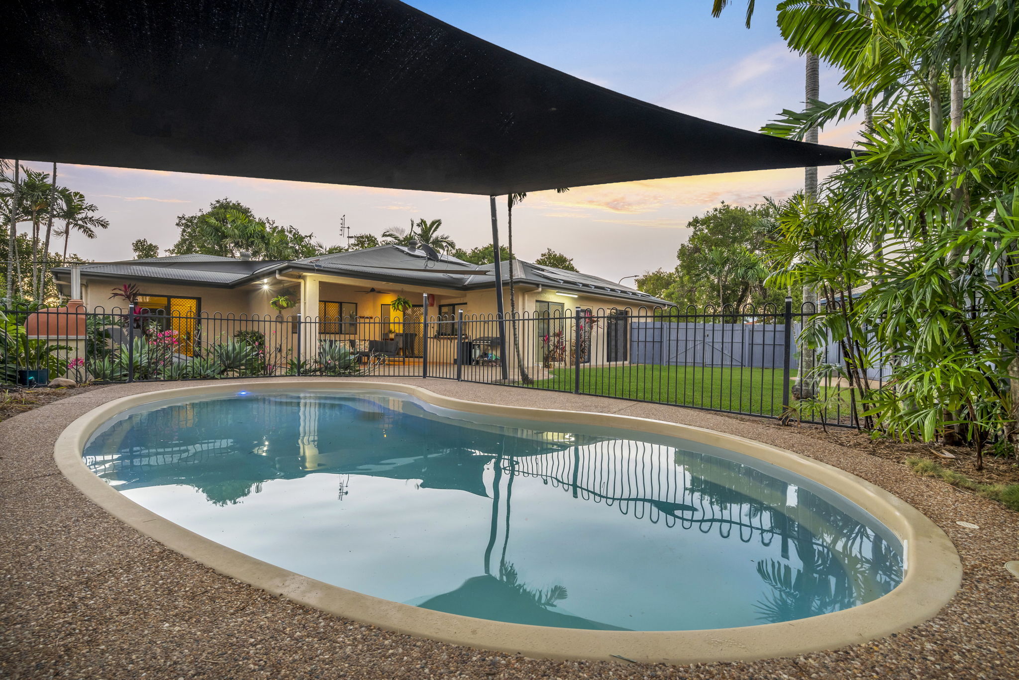 4 Waterbrook Close, Idalia - Thumbnail 2