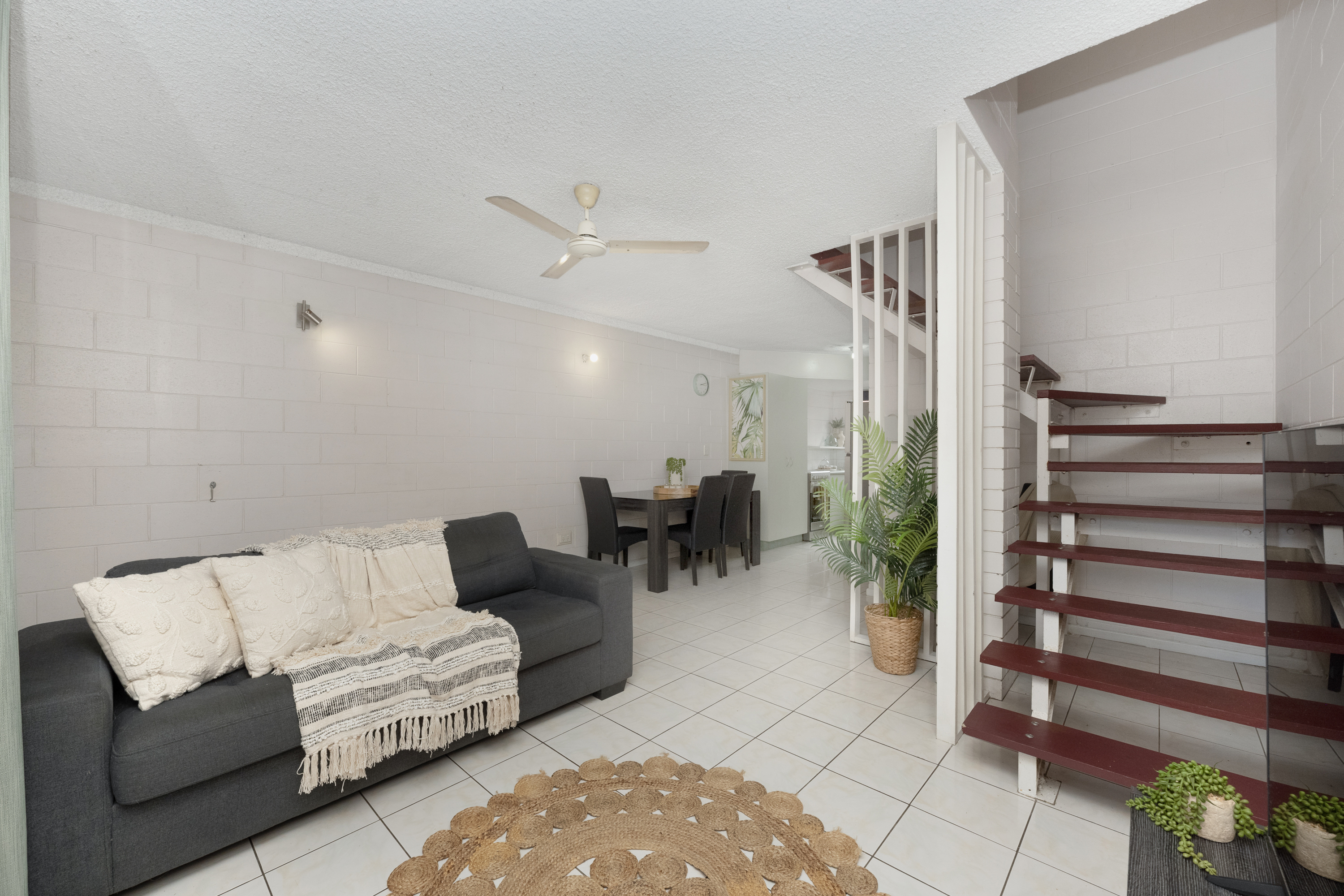 9/22 Stuart Street