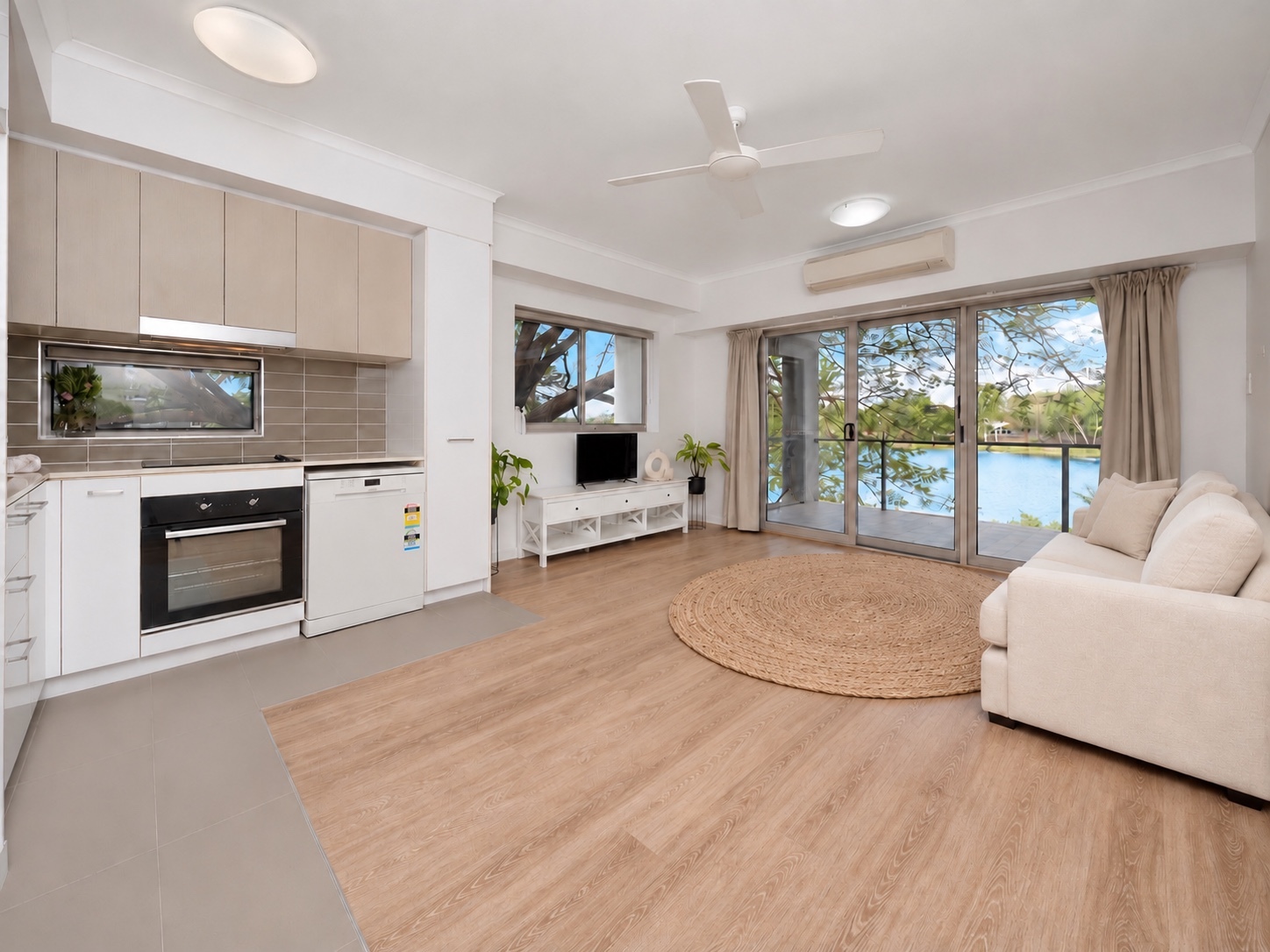 133/1B Sporting Drive, Thuringowa Central - Image 1