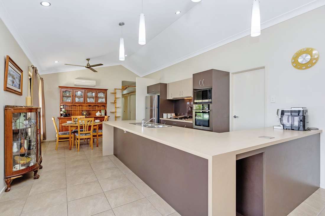 27 Lockyer Place, Mount Louisa - Thumbnail 3