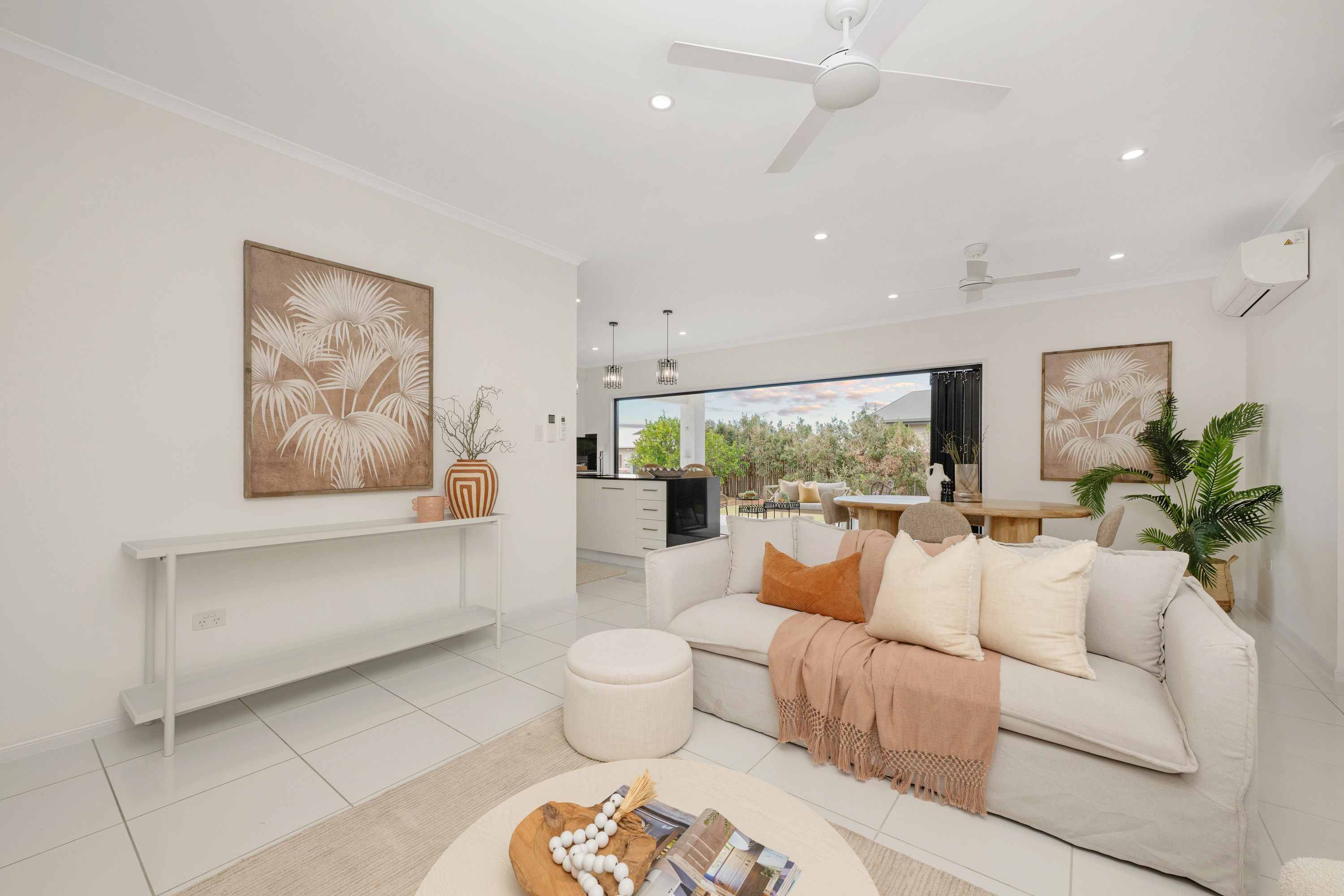 37 Sanctum Boulevard, Mount Low - Image 1