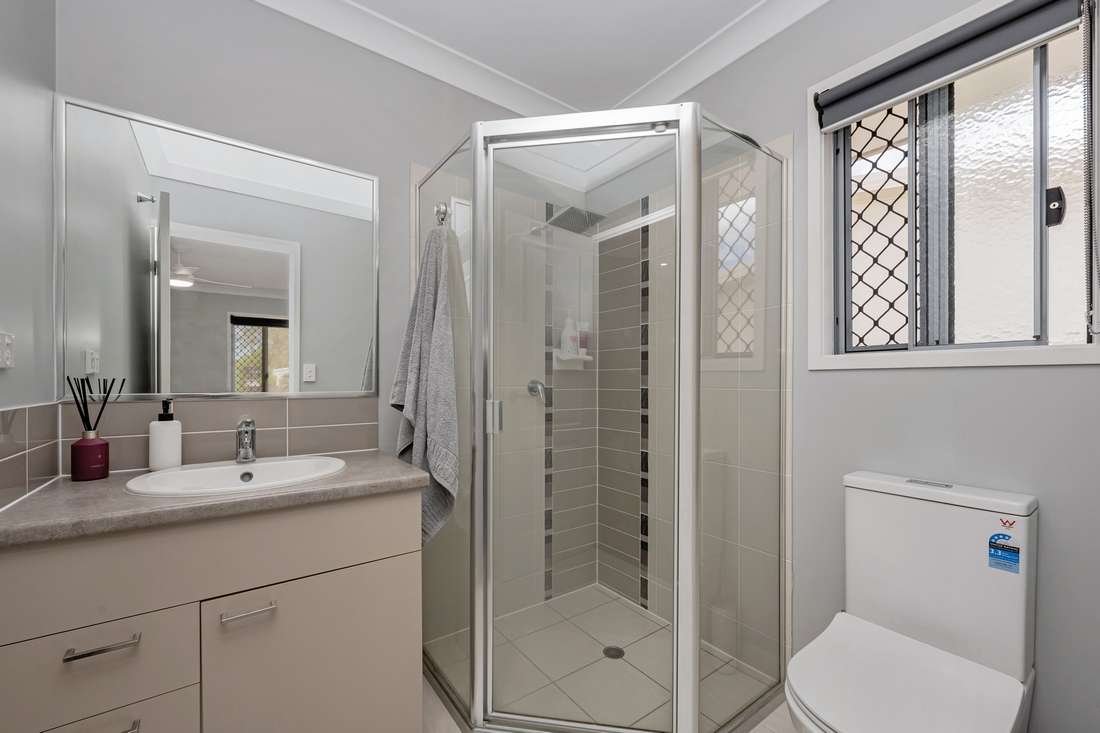 15 Pongamia Parade, Mount Low - Thumbnail 8