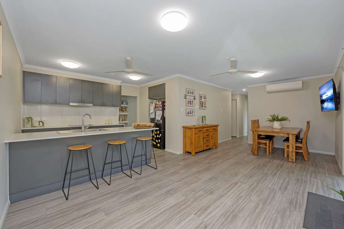 96 Conway Street, Mount Low - Thumbnail 2