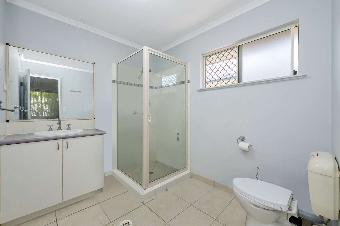 59 Crestbrook Drive, Mount Louisa - Thumbnail 6