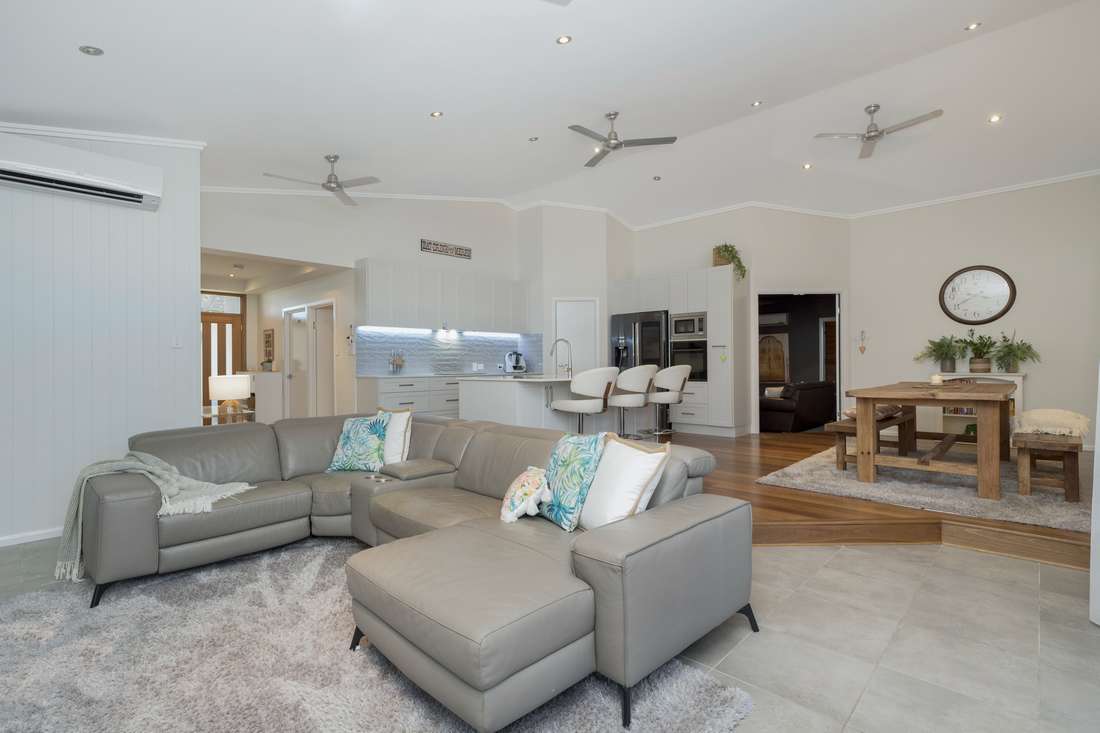 17 Brookside Close, Idalia - Thumbnail 3