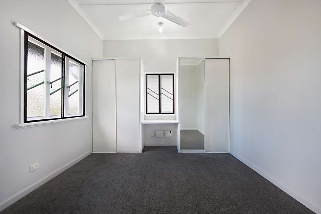 5 Shaw Street, West End - Thumbnail 8