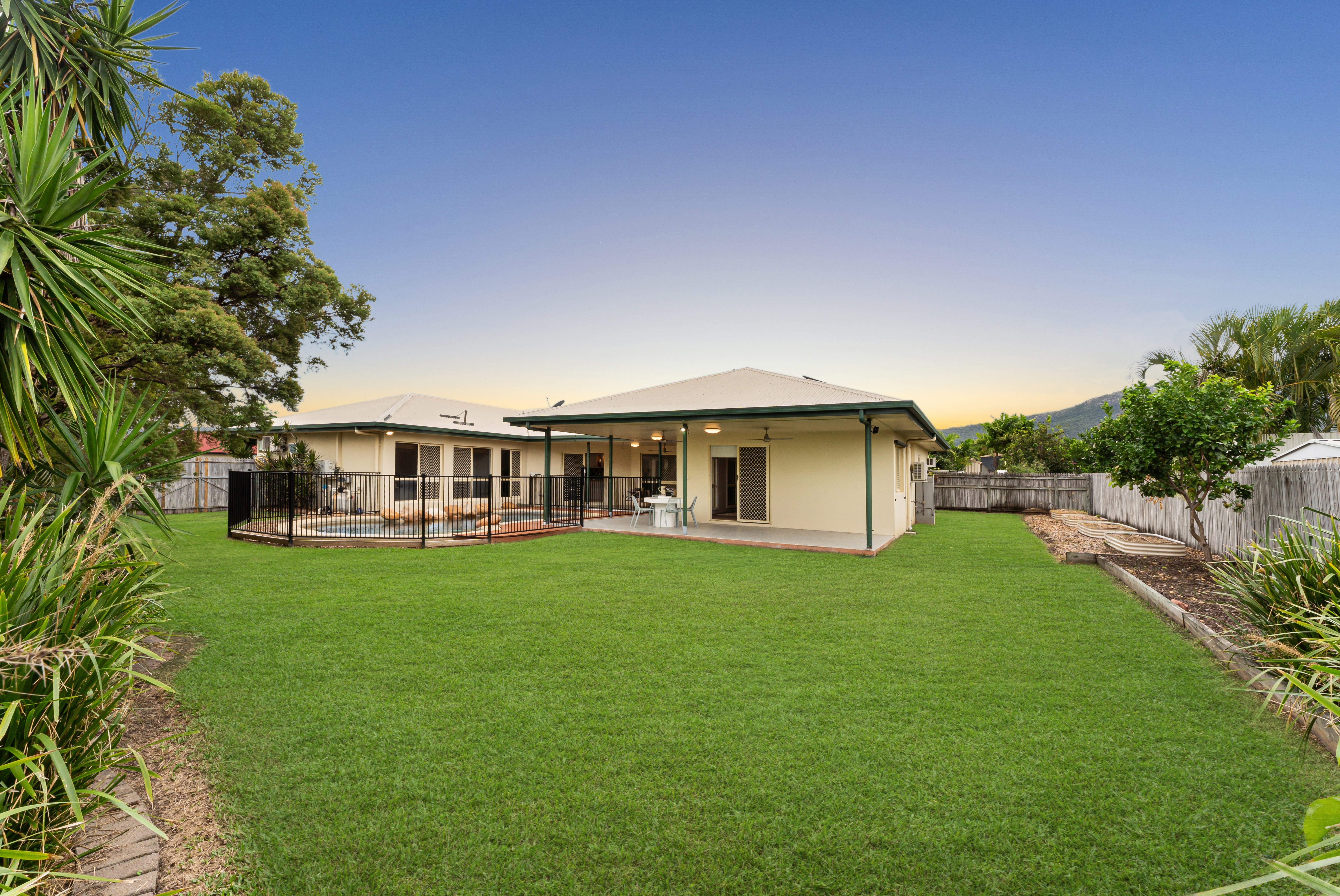 40 Brazier Drive, Annandale - Thumbnail 3
