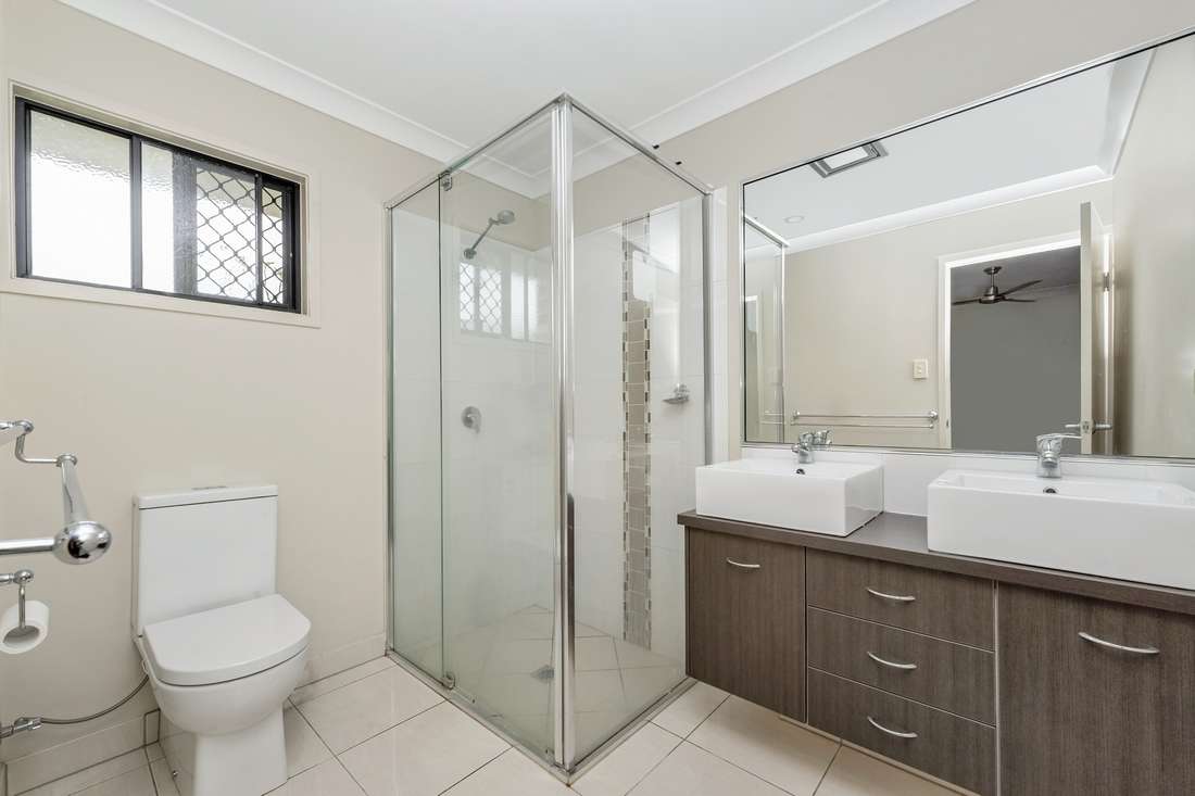 5 Sanctum Boulevard, Mount Low - Thumbnail 5