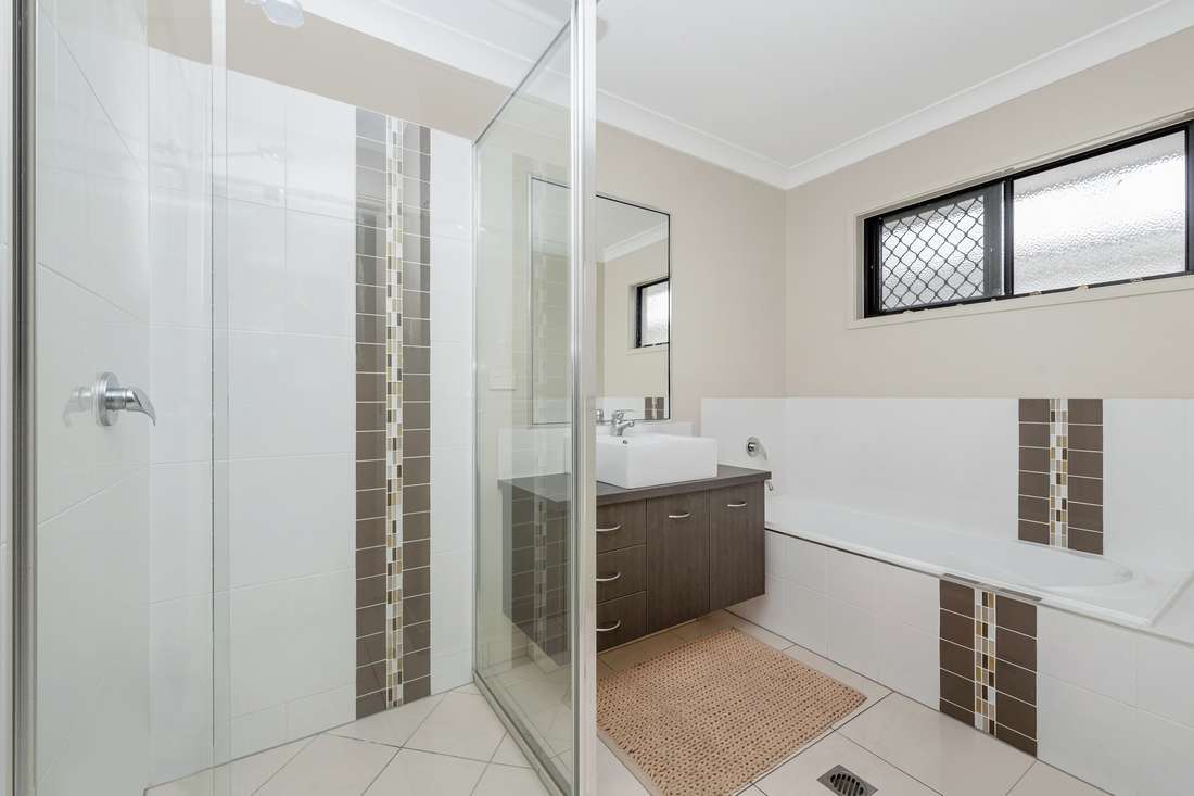 5 Sanctum Boulevard, Mount Low - Thumbnail 8