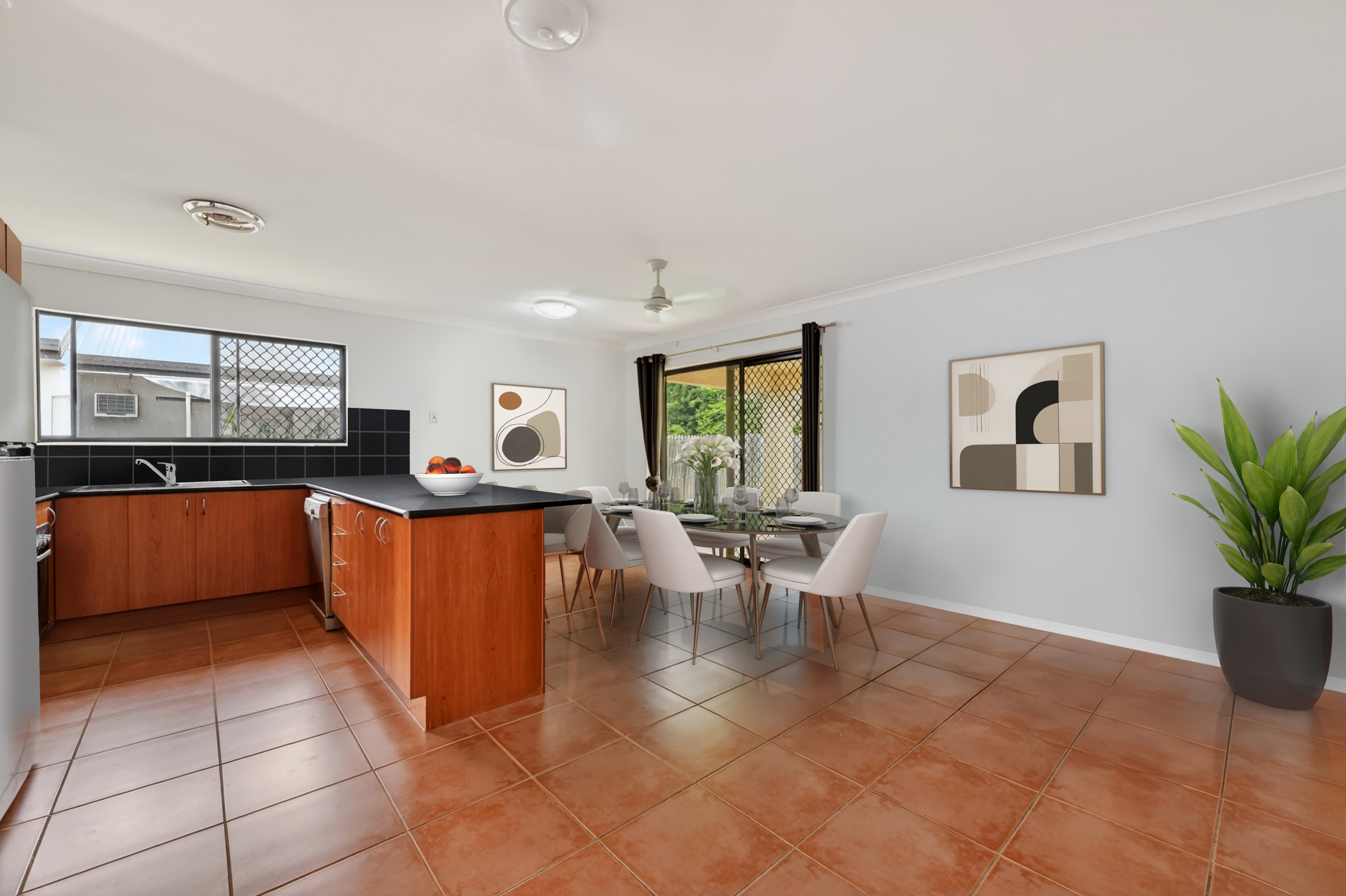 16 Lemonwood Court, Douglas - Thumbnail 2
