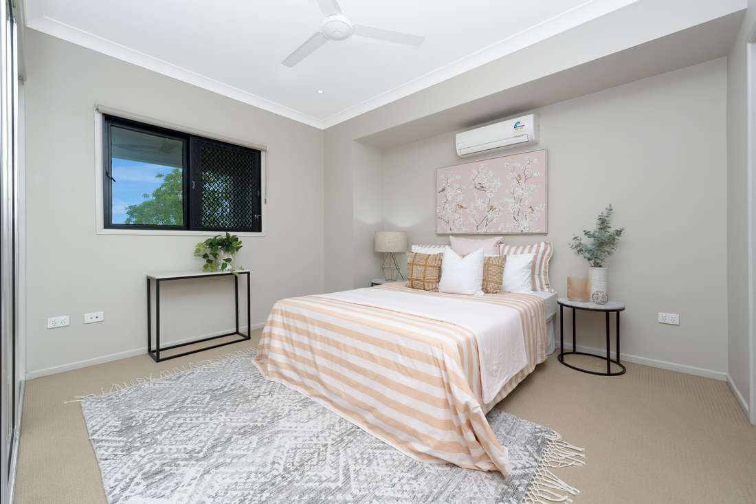 13 Huntsmans Crescent, Shaw - Thumbnail 4