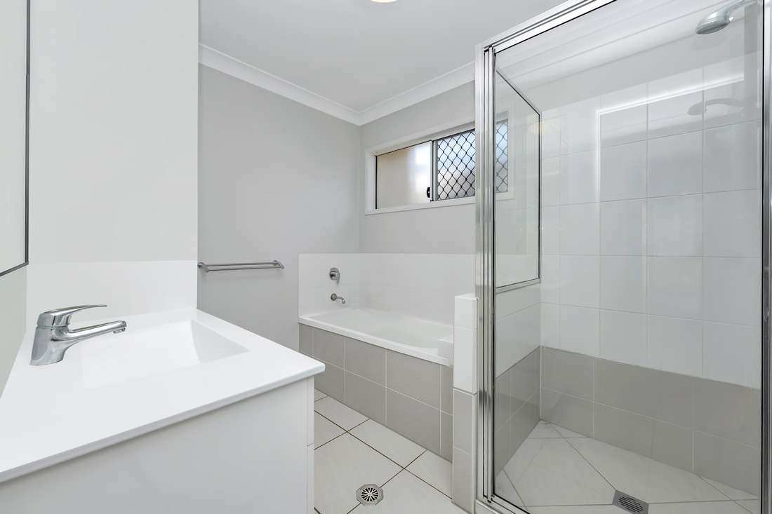33 Roosevelt Loop, Mount Louisa - Thumbnail 5