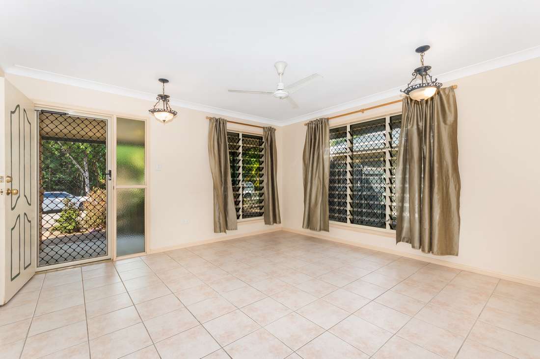 55 Regatta Crescent, Douglas - Thumbnail 2