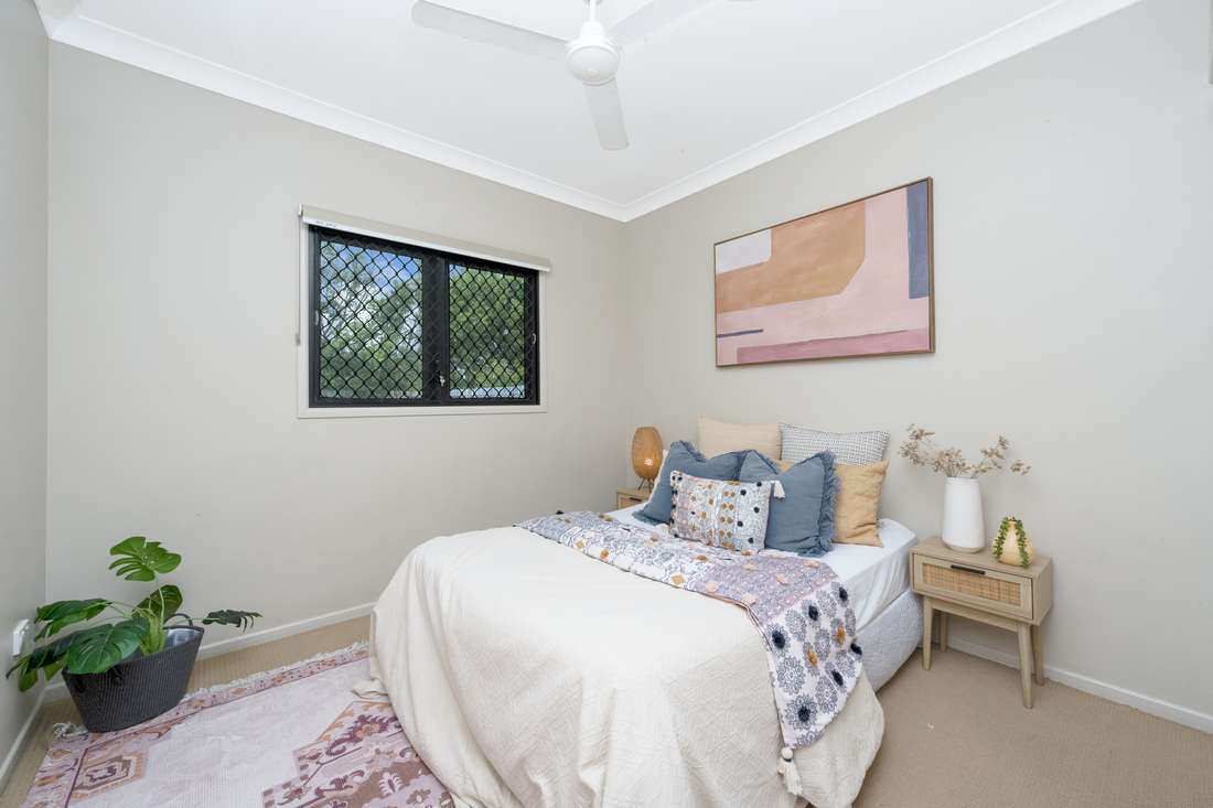 13 Huntsmans Crescent, Shaw - Thumbnail 7