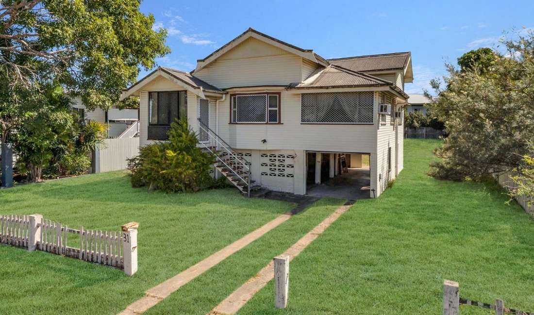 31 Kitchener Road, Pimlico - Image 1