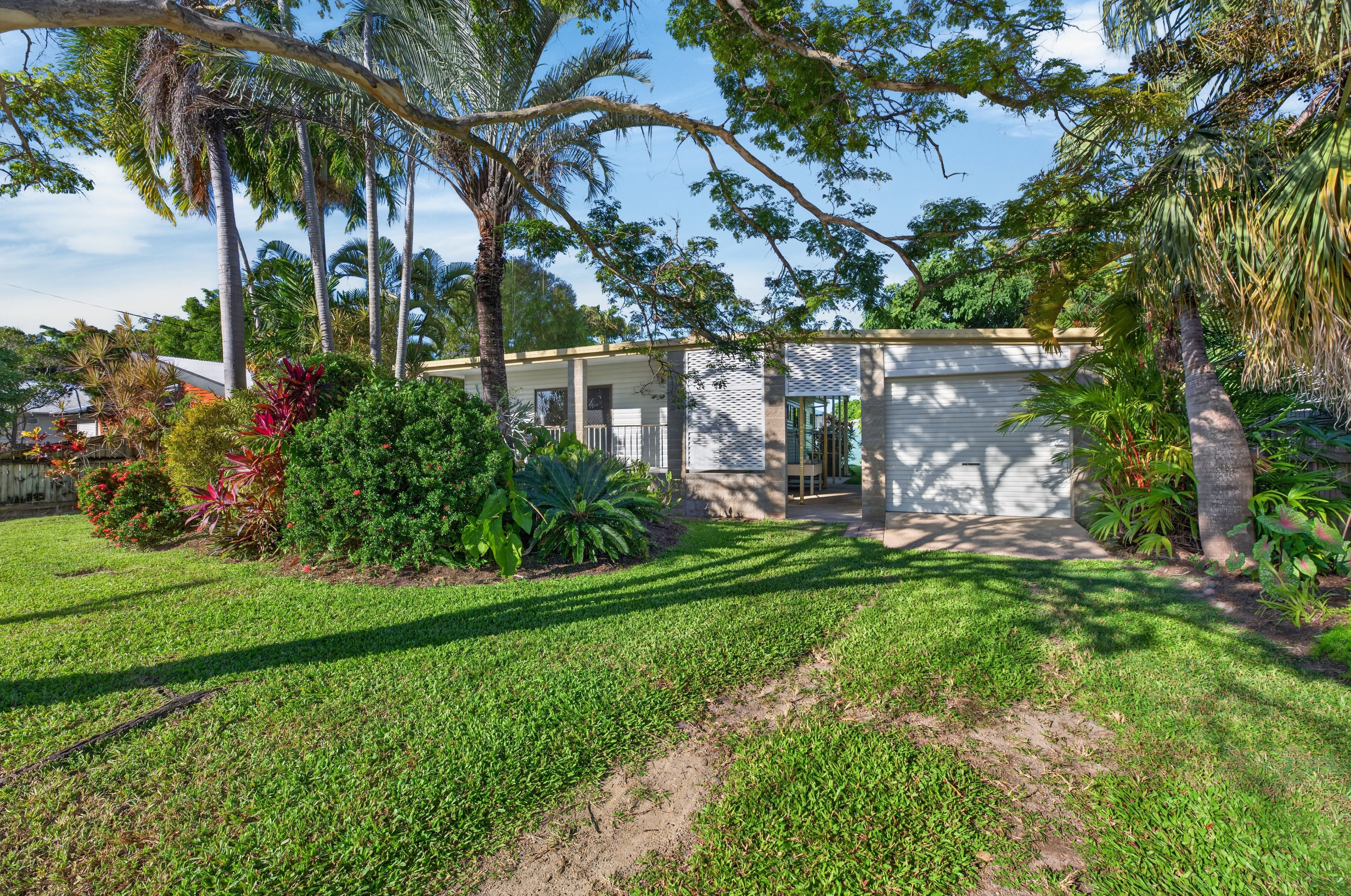 57 Twelfth Avenue, Railway Estate - Image 1