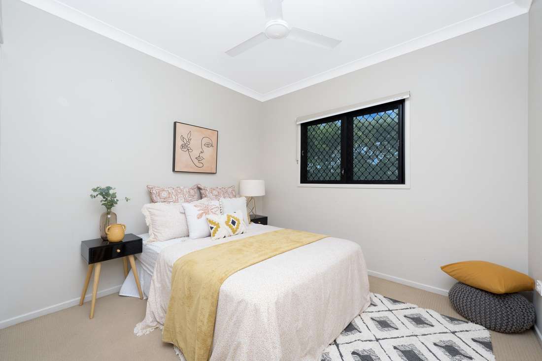 13 Huntsmans Crescent, Shaw - Thumbnail 6