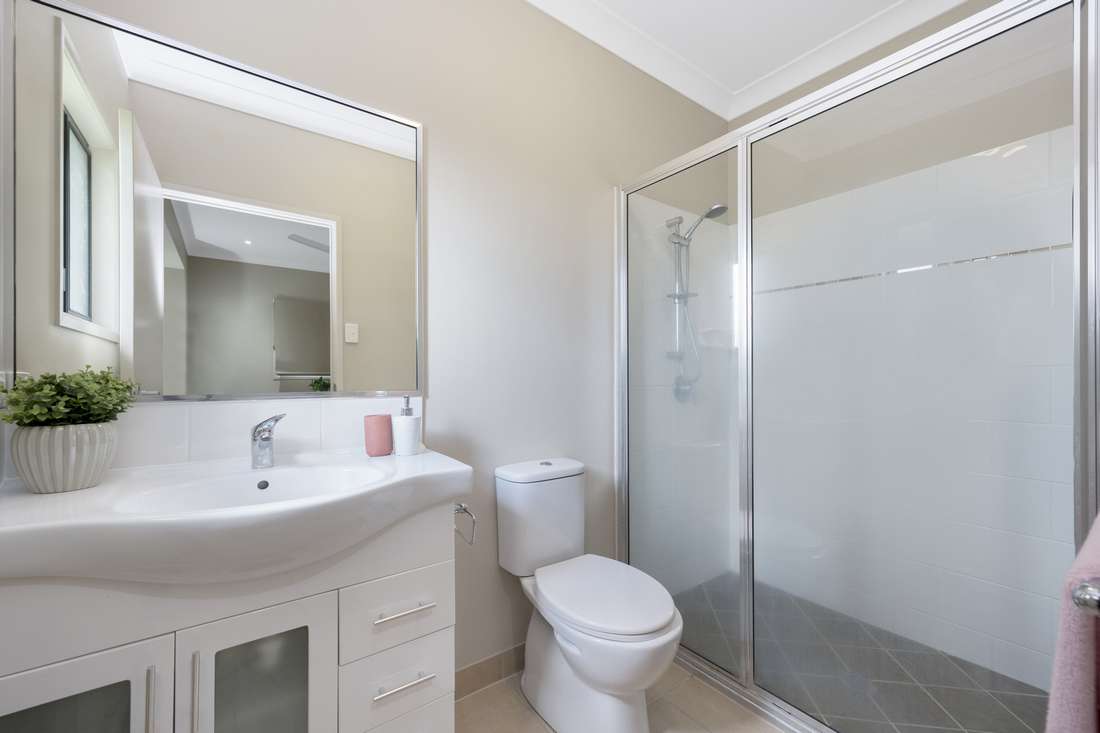 13 Huntsmans Crescent, Shaw - Thumbnail 5