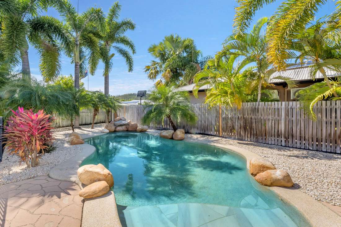 54 Bamboo Crescent, Mount Louisa - Thumbnail 5
