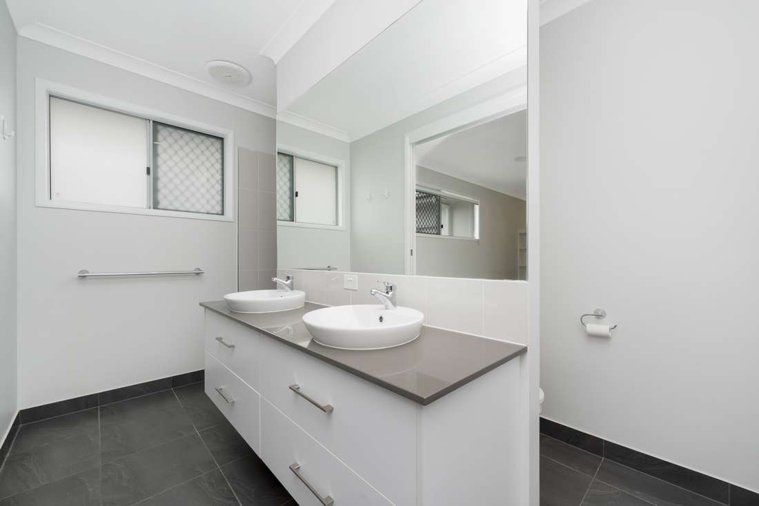 14 Ascot Parkway, Shaw - Thumbnail 5