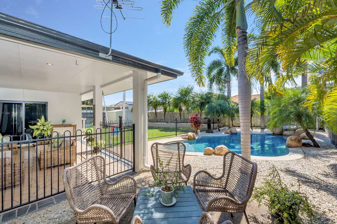 54 Bamboo Crescent, Mount Louisa - Thumbnail 3