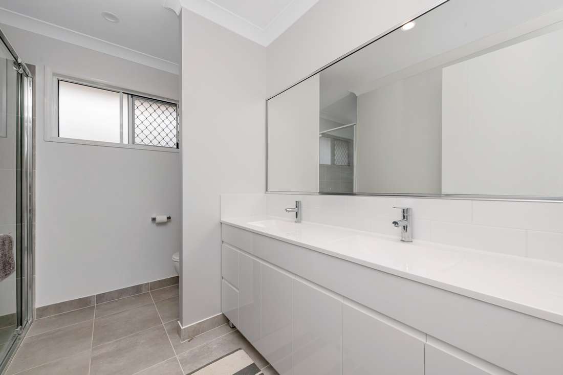 22 Tasman Circuit, Burdell - Thumbnail 5