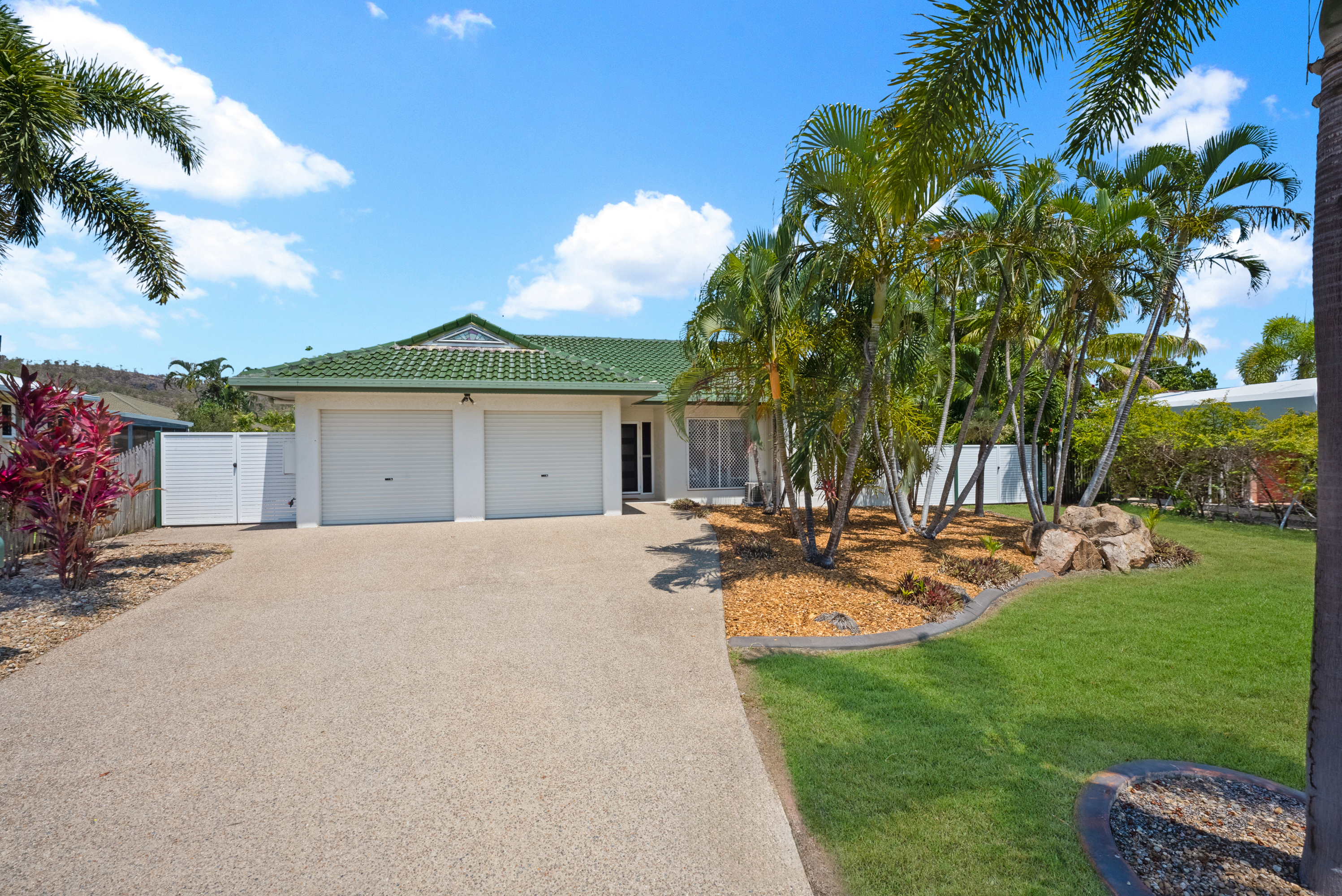 9 Saint Ives Street