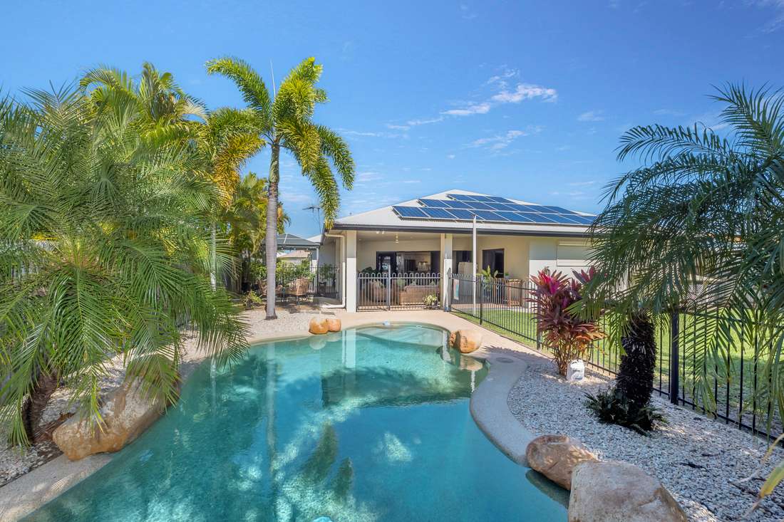 54 Bamboo Crescent, Mount Louisa - Thumbnail 4