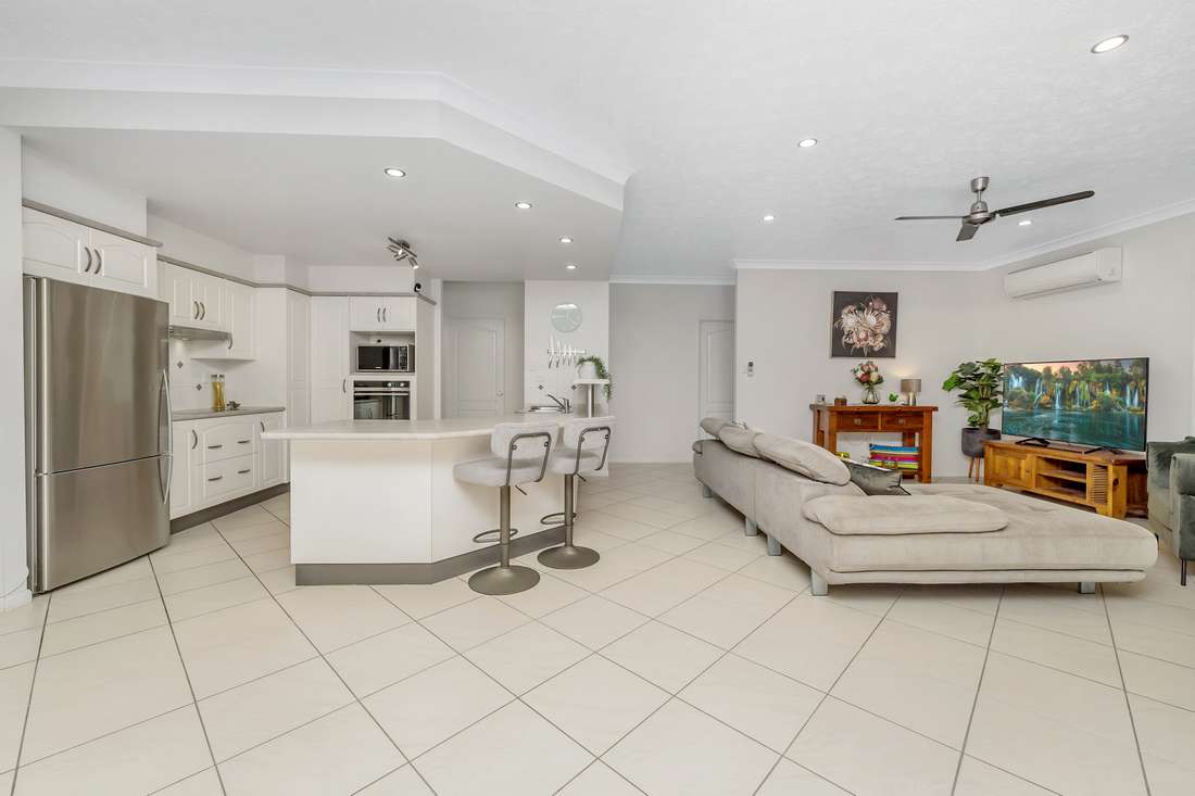 54 Bamboo Crescent, Mount Louisa - Thumbnail 8