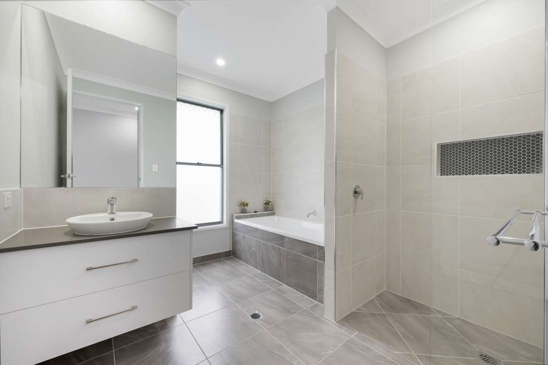 14 Ascot Parkway, Shaw - Thumbnail 6
