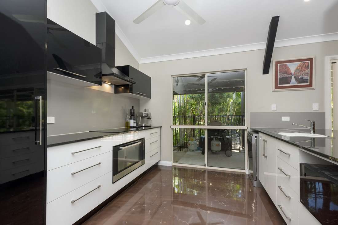 12 Lodestone Drive, Bluewater - Thumbnail 2