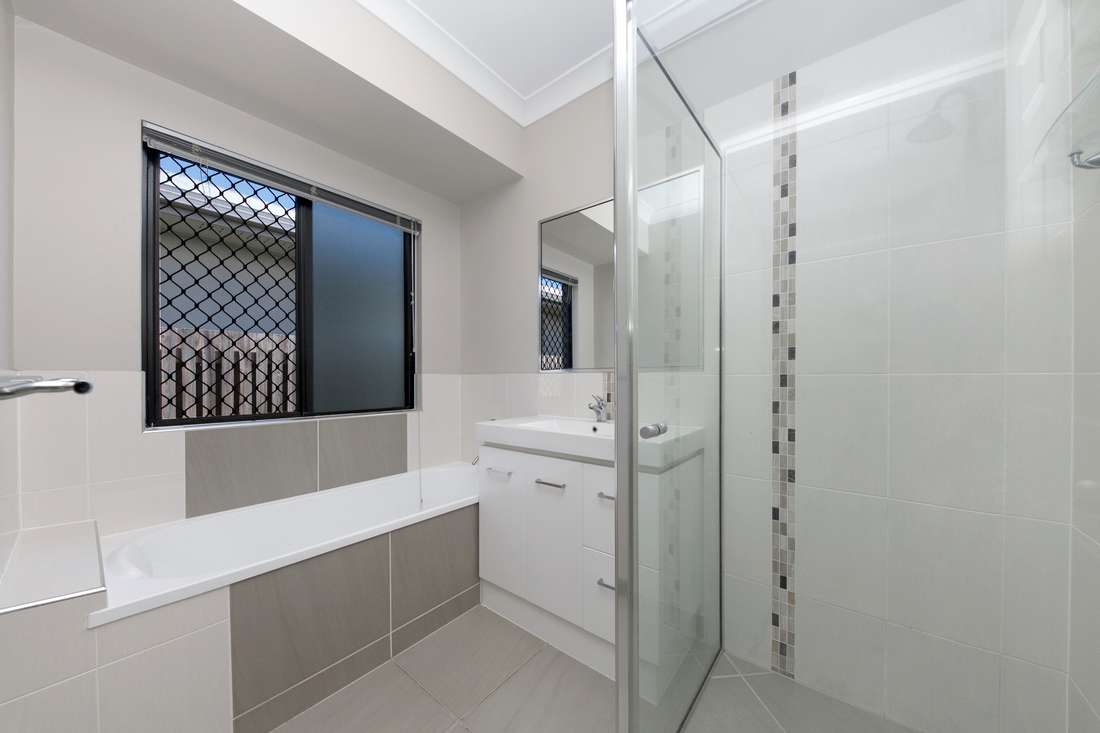 24 Sunhaven Boulevard, Burdell - Thumbnail 7