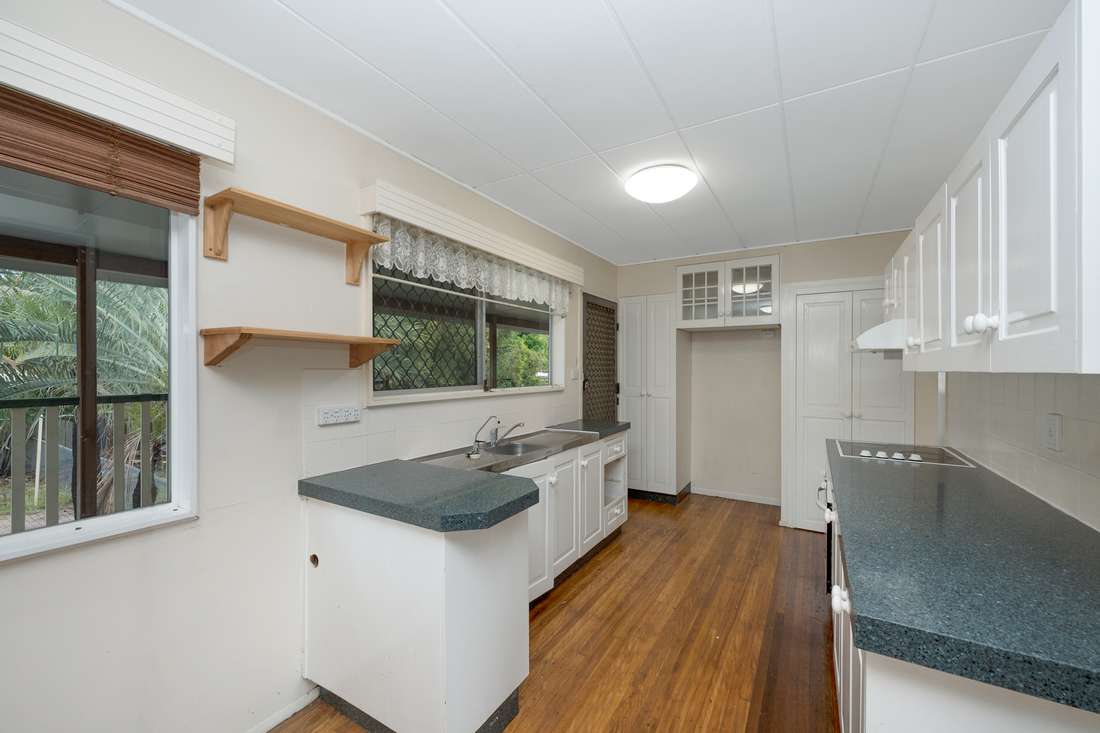 4 Rodney Place, Condon - Thumbnail 4