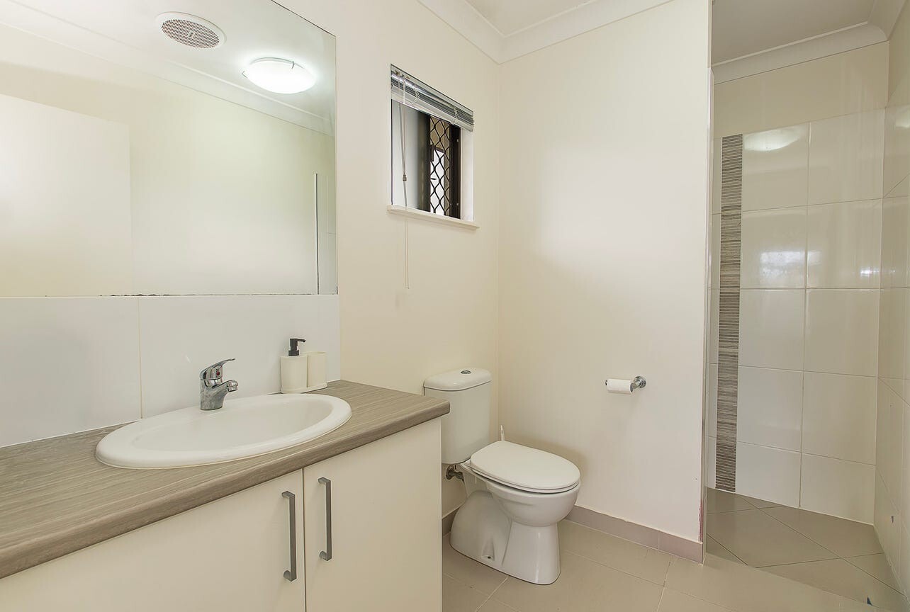 Photo 6 of 17 Carabeen Court, Mount Low