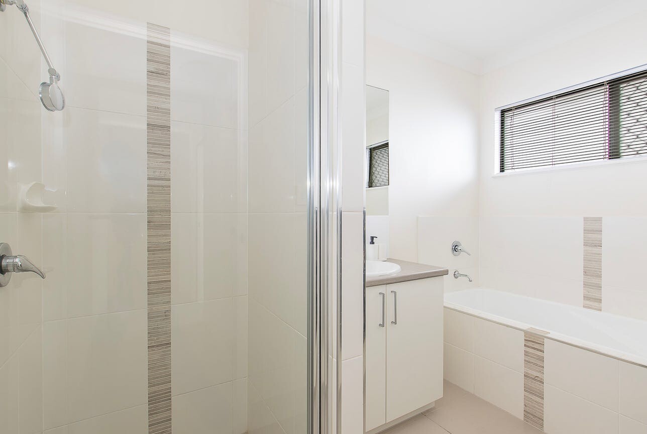 Photo 9 of 17 Carabeen Court, Mount Low