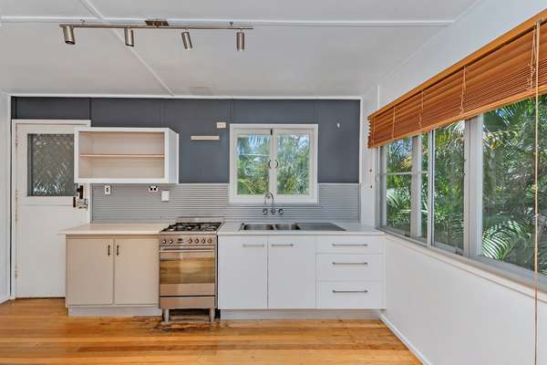 57 Undara Avenue, Cranbrook - Thumbnail 2