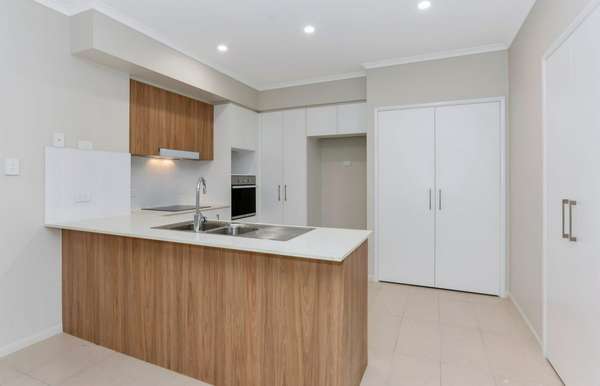 8102/10 Kokoda Street