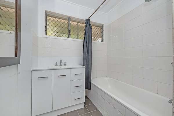 57 Undara Avenue, Cranbrook - Thumbnail 6