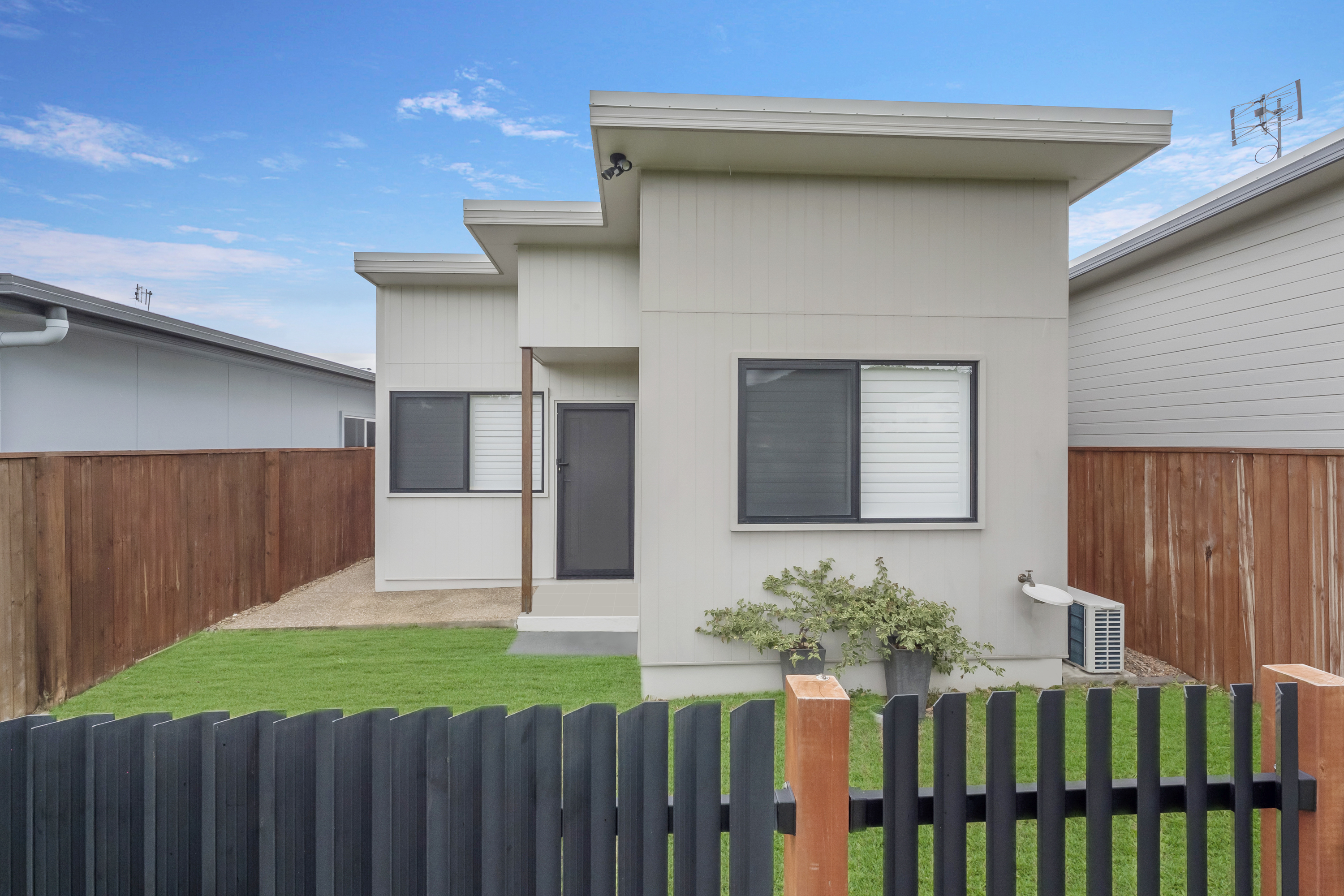 12 Castleview Lane, Garbutt - Thumbnail 3