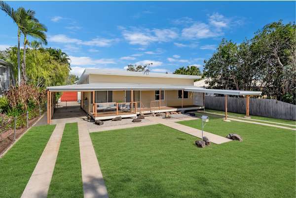 82 Albany Road, Pimlico - Image 1