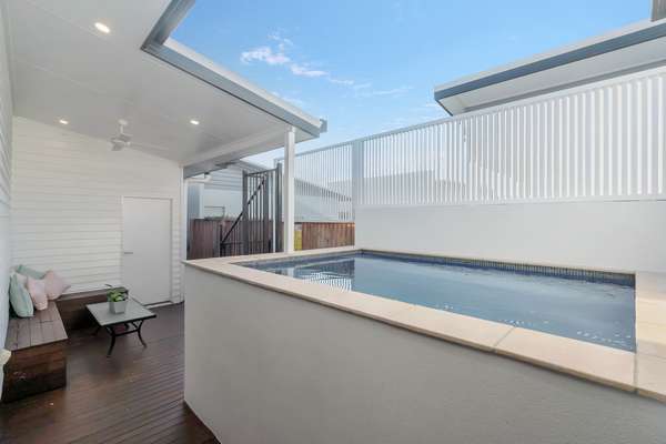 8 Castleview Lane, Garbutt - Thumbnail 2
