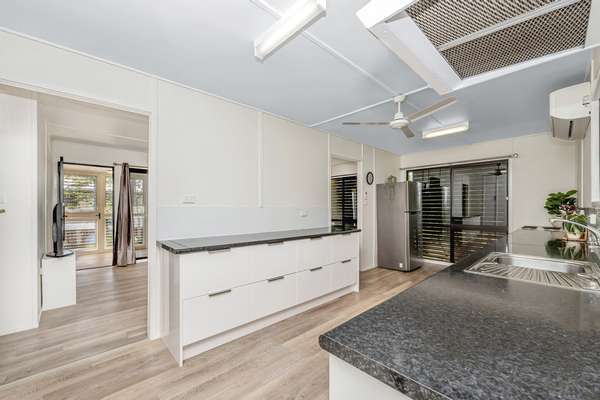 8 Cuthbert Crescent, Vincent - Thumbnail 4