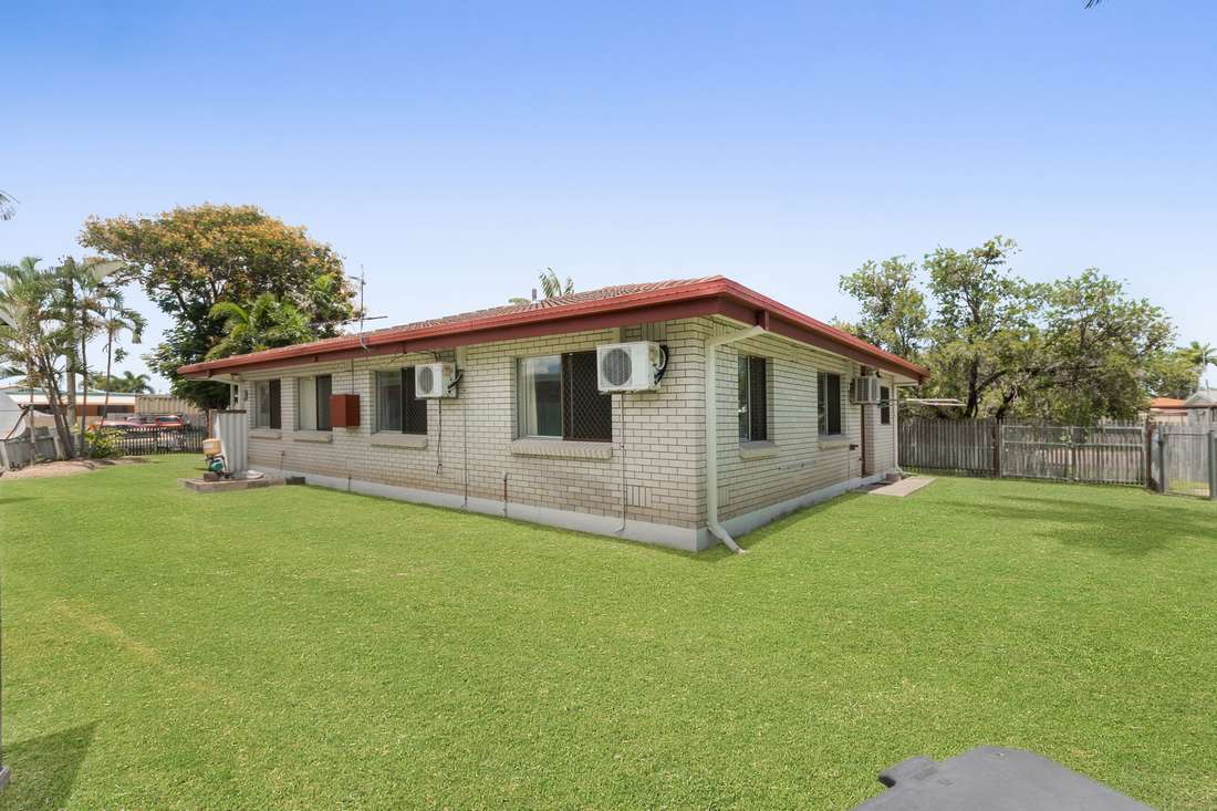2 Alsop Drive, Heatley - Thumbnail 2